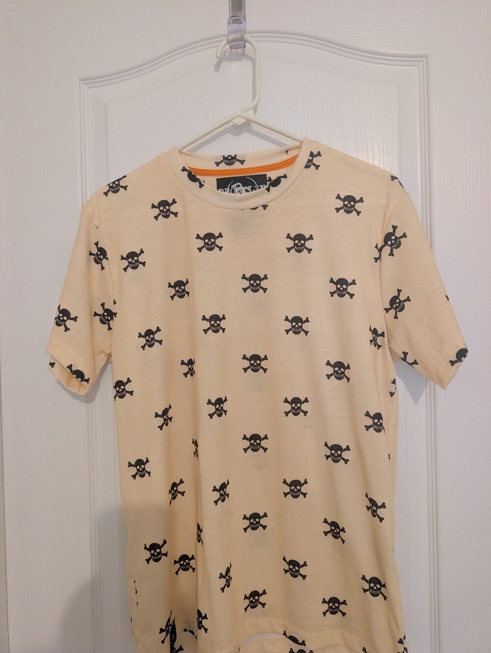 Brooklyn Standard Shirt Men Medium Yellow with Black With Skulls